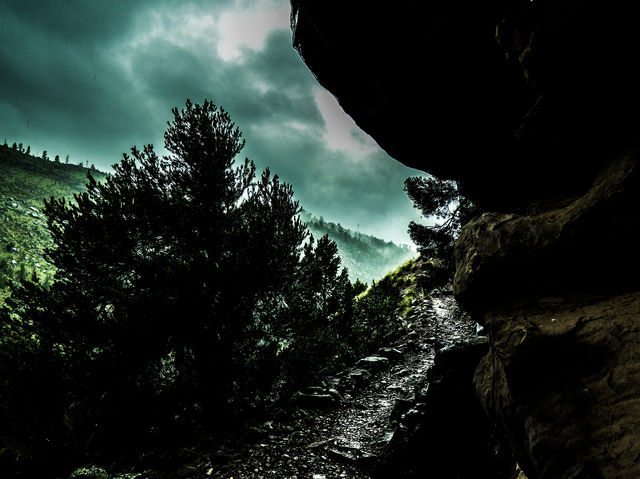 Early the next morning, I went to Little Hole Trail, a sidewinding 14.1-mile stretch along the Green River. Overhanging cliffs offered temporary shelter from the encroaching downpour.